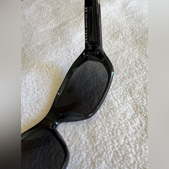 PRADA  LINEA ROSA SPS 01H SPORTS SUNGLASSES. - Picture 14 of 16